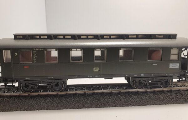 43040