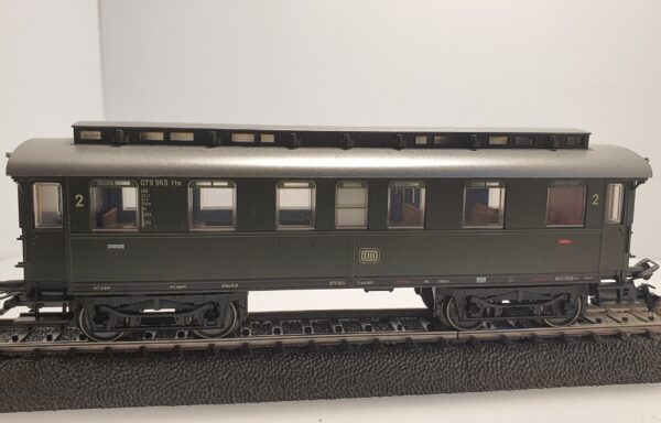 43050