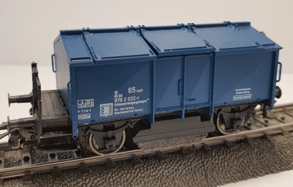 46049