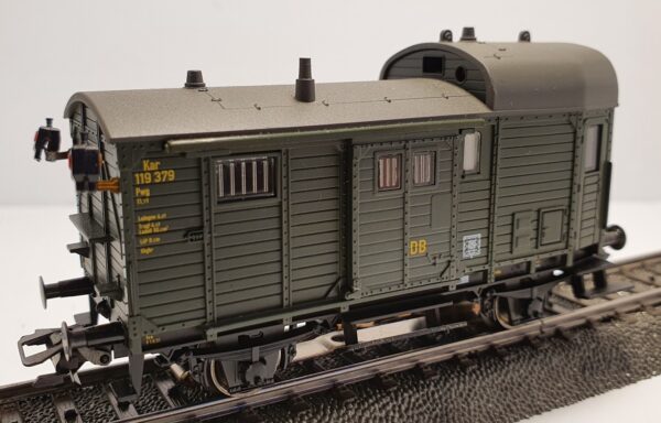 46986
