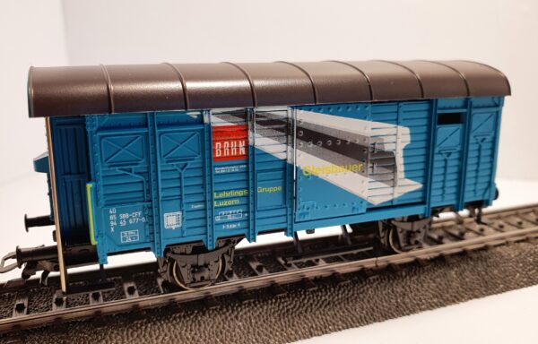 46052