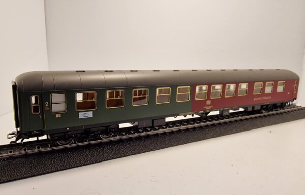 43941