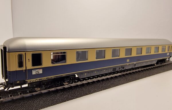 43850