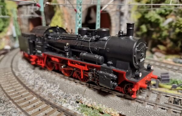 37032